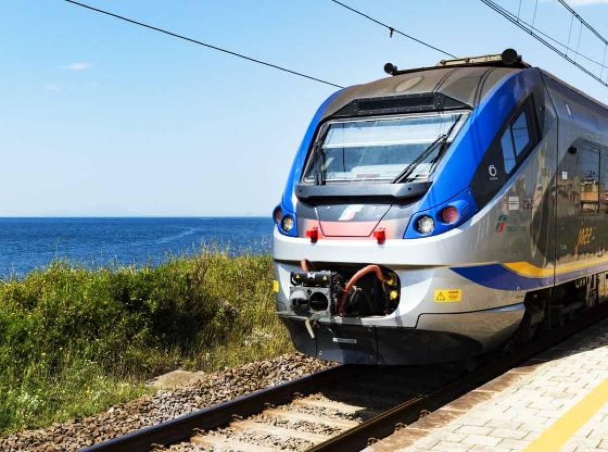 Pasqua, festività, wekend e estate al mare: tornano i treni Ponente Line tra Torino e la Riviera Ligure